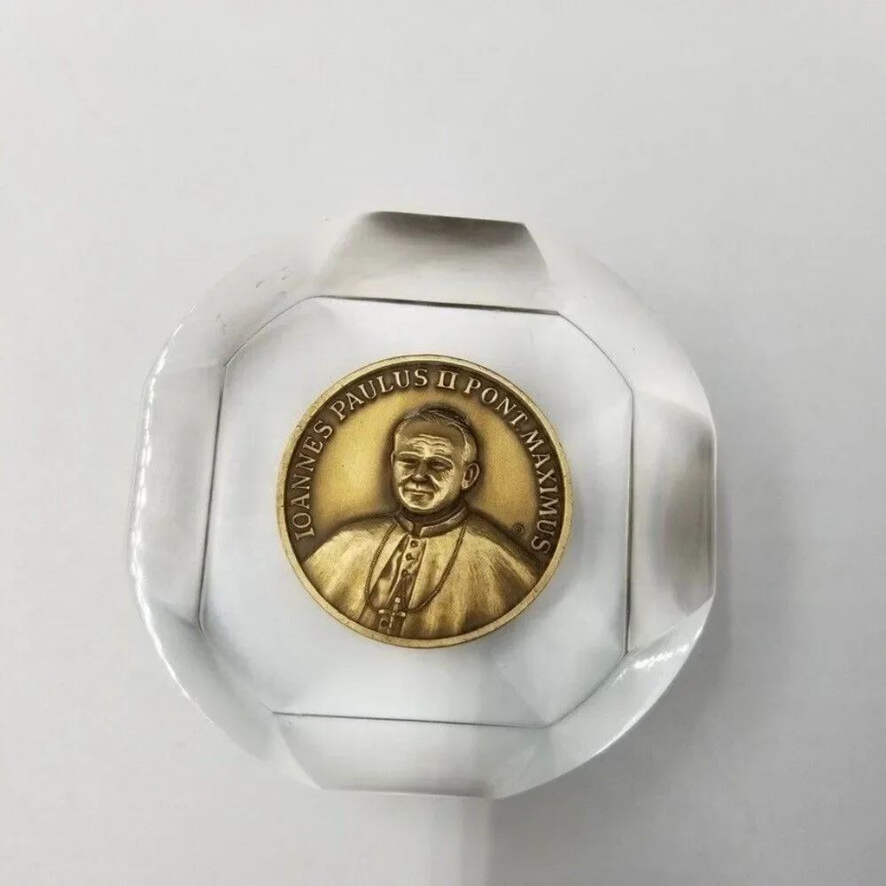 Vintage Coin Papal Visit 1979 In Lucite Pope Paperweight John Paul